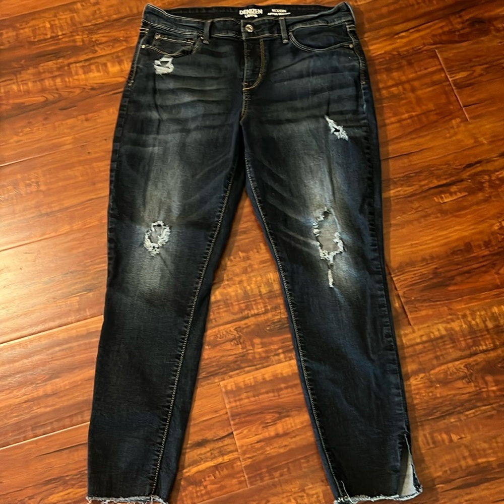 Women’s Levi Denizen jeans